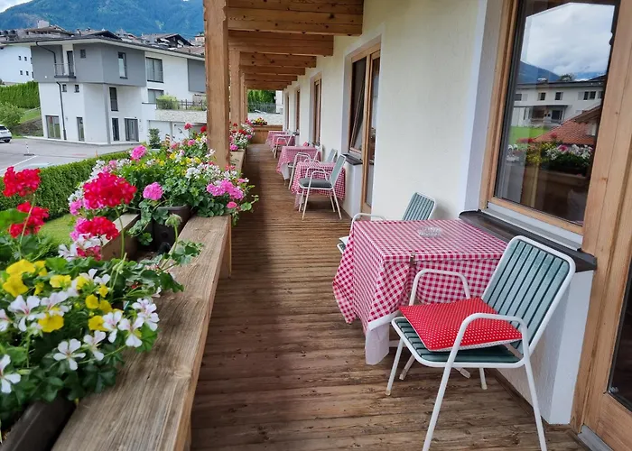 3 SterneHotel Sportpension Christina By PiaundDirk